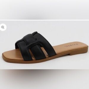 BAMBOO Black and Tan Slide Sandals